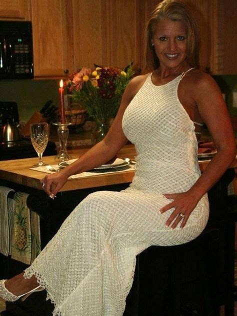 Sexy pictures of mature women, milfs and cougars. All the pictures found here are legit due the sign of a privacy policy. Enjoy